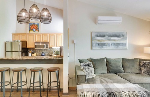 Wintergreen House | Woolly Bull-Cozy Newly Redecorated 2-Story Townhouse. <0.3 Mile Walk to slopes!