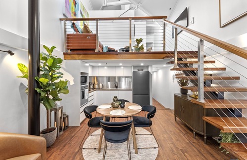 Newstead Apartment | Woolstore Elegance ~ 2Bed/2Bath/1Car ~ Teneriffe