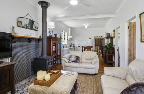 Bilpin Cottage | WOOLWAY at Itchenstoke - SPECIALS ON NOW !