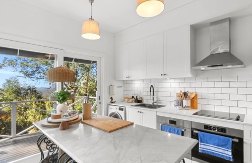 Mount Irvine House | Woorailoora- Luxury Adults Only Accommodation