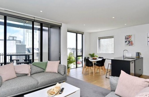 Christchurch City Centre Apartment | Worcester Terrace 201 - Luxurious City Apartment