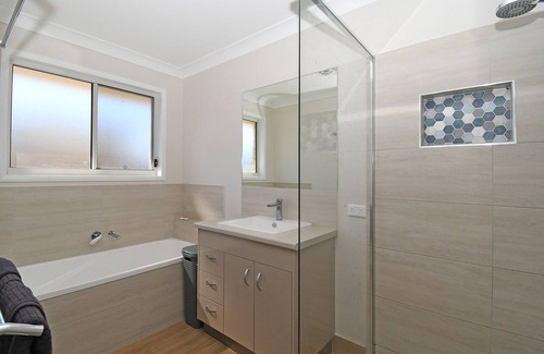 Kawungan House | Work Crews or families beautiful modern house
