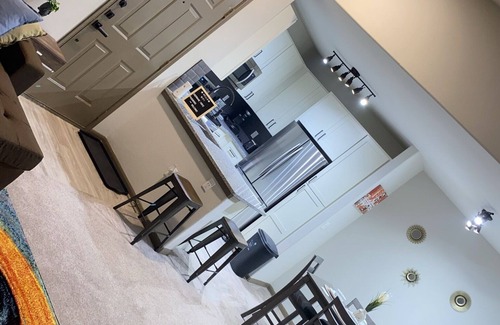 South Main Apartment | Work Hard Play Hard! Near Med Center, NRG Stadium, Midtown, Downtown, and more