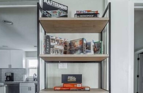 Sunnyside House | Work & Play, Sunnyside Home plus Private ADU