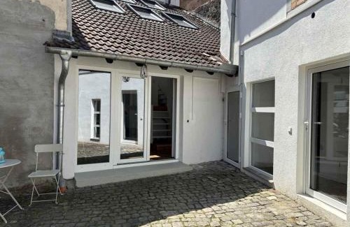 Wachenbuchen Apartment | Work & Relax in Maintal