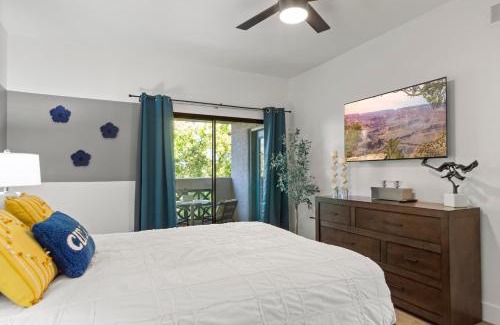 Kierland Apartment | Work Remote in a Luxury Poolside Sanctuary N302