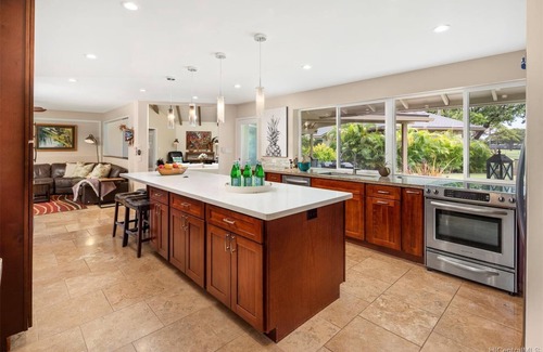 Kahala House | Work remote or vacation in a 5 bedroom Kahala Oasis