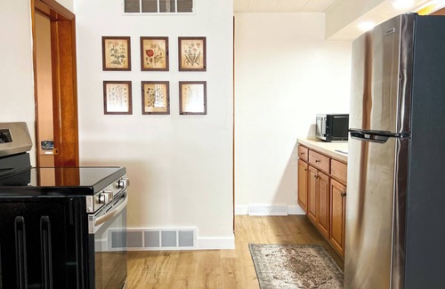 Butler House | Work. Wander. Welcome. Furnished 30+ Night Stay in the Heart of Downtown Butler