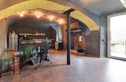 Carlazzo House | Workation Castle: Casa Galbiga & Casa Tremezzo