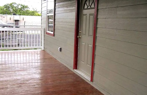 Texas City Apartment | Workers & Families Welcome! Close to NASA.