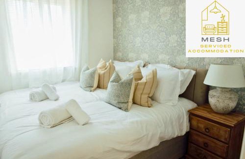 Ashford House | Workforce Friendly 3BR House in Ashford with Free Parking and WiFi by Mesh Accommodation