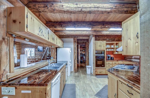 St. George Cabin | Working Ranch Cabin Getaway with Pool and Spa