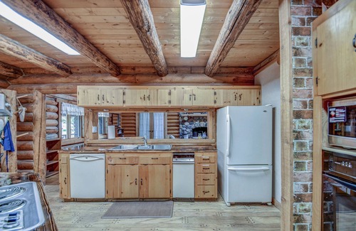 St. George Cabin | Working Ranch Cabin Getaway with Pool and Spa