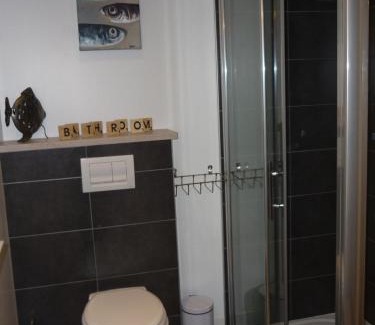 Semur-en-Auxois House | Workshop with shared pool for 2-6 in Semur en Auxois, Burgundy