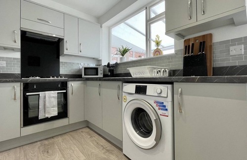 Worksop House | Worksop Newly Refurbished 3-Bedroom House