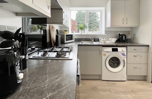 Worksop House | Worksop Newly Refurbished 2-Bedroom House