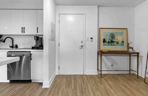 Downtown Mississauga Apartment | Workspace Haven, Free Parking, Steps to Fun!
