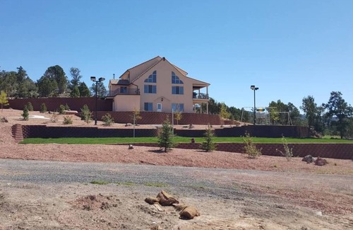 Alton House | World Class Estate | Between Bryce & Zion