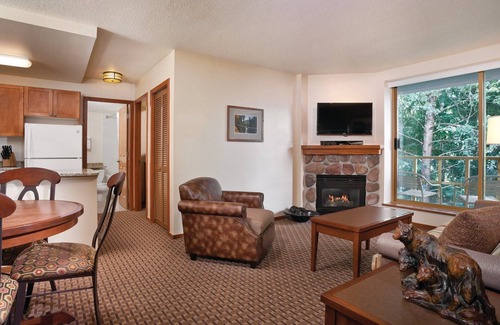 Village North Resort | World class skiing!