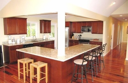 Waialua House | World Class Views & Excellent Reviews/Pickleball court and Pool