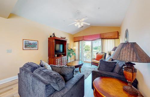 Carolina Forest Apartment | World Tour, Unit #306