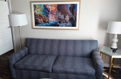 Anaheim Resort Hotel | WorldMark Anaheim - 2 Bedroom Queen