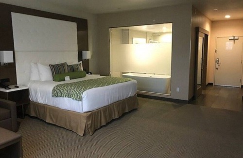 Anaheim Resort Hotel | WorldMark Anaheim - 2 Bedroom