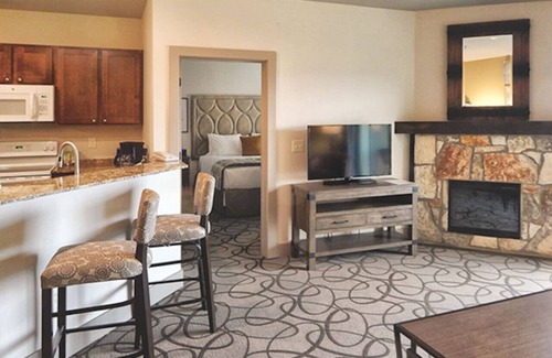 Ingram Apartment | Worldmark Hunt- Stablewood Springs Resort 2BD