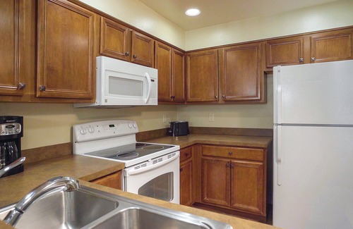 Round Hill Village Hotel | WorldMark South Shore