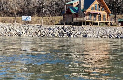 Cotter Cabin | Worlds Best Trout Fishing At Gilly's Vacation Rentals