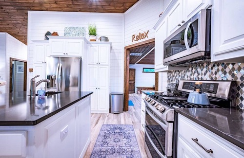 Broken Bow Cabin | Worth the Wait ~ Riverfront cabin with hot tub, game room, play set and views!