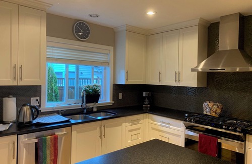 Cordova Bay Bed & Breakfast | Worthington retreat