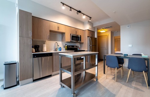 Aurora Highlands Apartment | Wow! 5 min to DC/Metro/Mall Stunning 2B King Bed Pool Gym