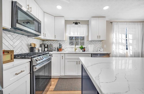 Stone Mountain House | *WOW* 7BDR *FAMILY RETREAT* STONE MOUNTAIN SLP18