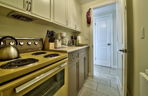Cap-Blanc Apartment | Wow! Apartment Suites Central To Walk And Enjoy Tourist Attractions