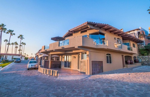 Las Gaviotas House | WOW! Discounted 30%! SURFERS DREAM LOCATION! New Beach Home in Las Gaviotas