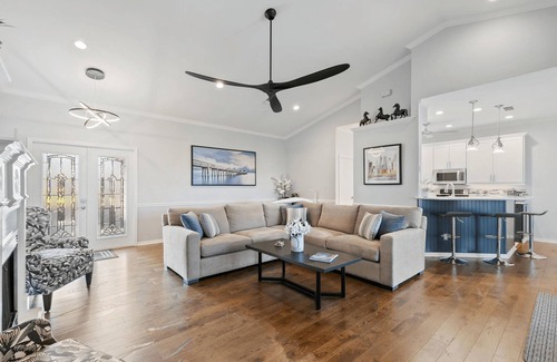 Falcons Glen House | π WOW! FIVE STAR Stunning Retreat! ~ Lely Resort ~ Golf ~ FREE Players Club!π΄