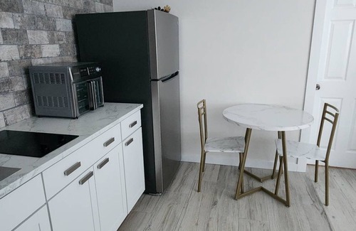 Bay Esplanade Condo | WOW! Fully remodeled 2 bed/2 bath! Only a 5 min walk to the beach! Great views!
