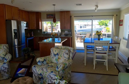Marathon House | WOW! PRIVATE POOL, OCEAN FRONT, & DOCK Sister house next-door VRBO#1034656