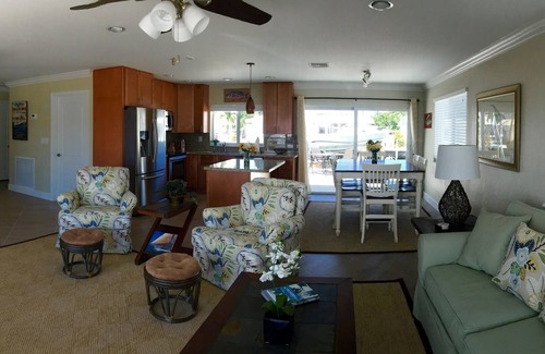 Marathon House | WOW! PRIVATE POOL, OCEAN FRONT, & DOCK Sister house next-door VRBO#1034656