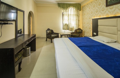 Mayapur Hotel | WOW STAYZ2 Hotel Jahanvi Dale