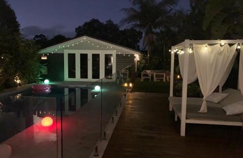 Woy Woy House | Woy Woy Staycation - Heated Pool & Hot Tub & BBQ & Pizza Oven & Arcade Game & Pool Table