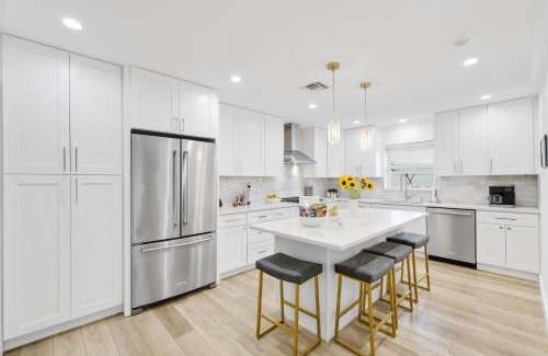 Tropic Palms Villa | WP Delray Waterfront, Pool, Tiki Hut & Putting Grn