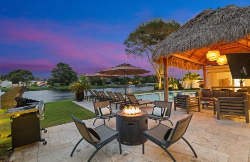 Tropic Palms Villa | WP Delray Waterfront, Pool, Tiki Hut & Putting Grn