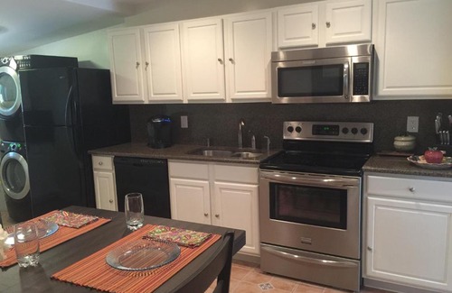 Grandview Heights House | WPB Downtown Retreat