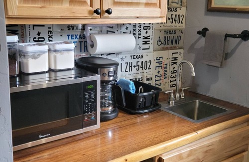 Coleman House | Wrangler Suite At the Feed Lot Guesthouse