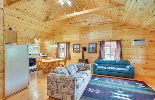 Deadwood Cabin | Wraparound Deck & Grill: Deadwood Cabin