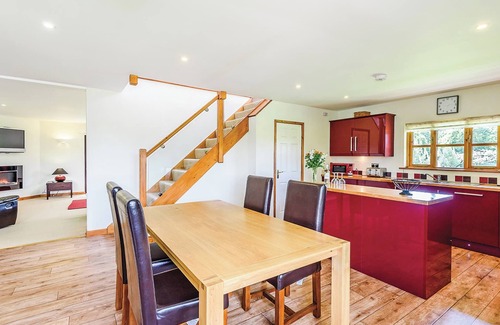 Upper Battlefield Ski Chalet | Wrekin Premier Lodge