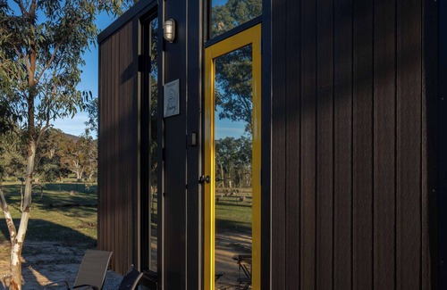 Warrenmang House | Wren at Sheltered Paddock by Tiny Away