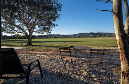 Warrenmang House | Wren at Sheltered Paddock by Tiny Away